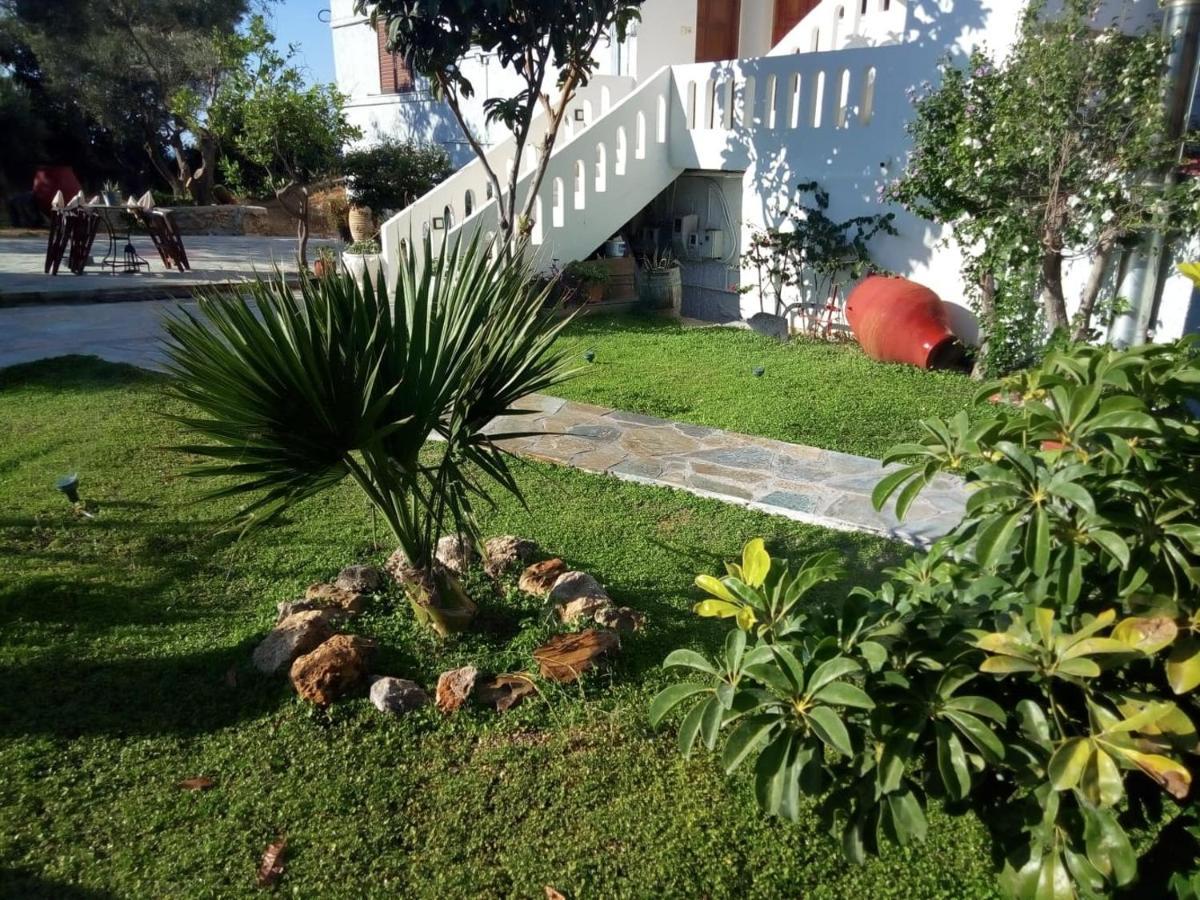 Thea Apartment Agia Marina Buitenkant foto