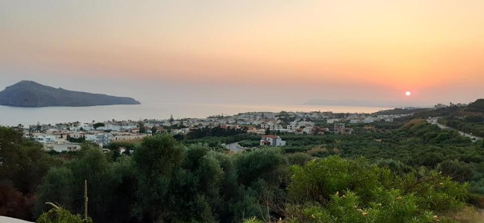 Thea Apartment Agia Marina Buitenkant foto
