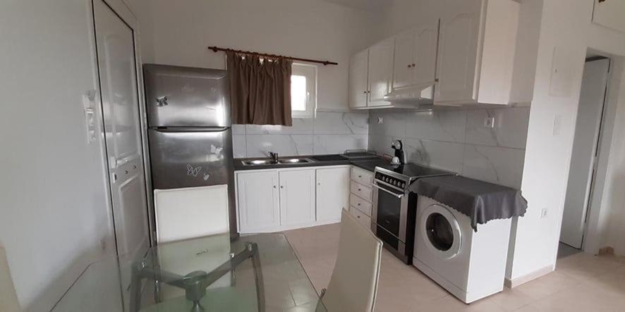 Thea Apartment Agia Marina Buitenkant foto