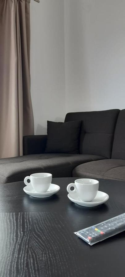 Thea Apartment Agia Marina Buitenkant foto