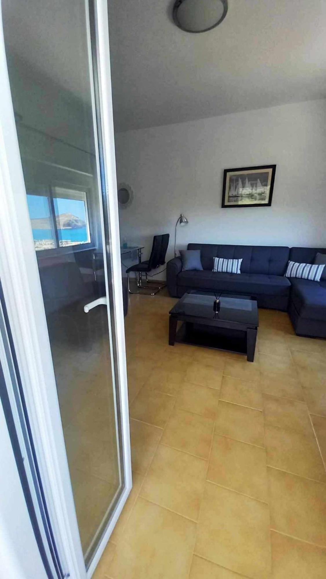 Thea Apartment Agia Marina Buitenkant foto
