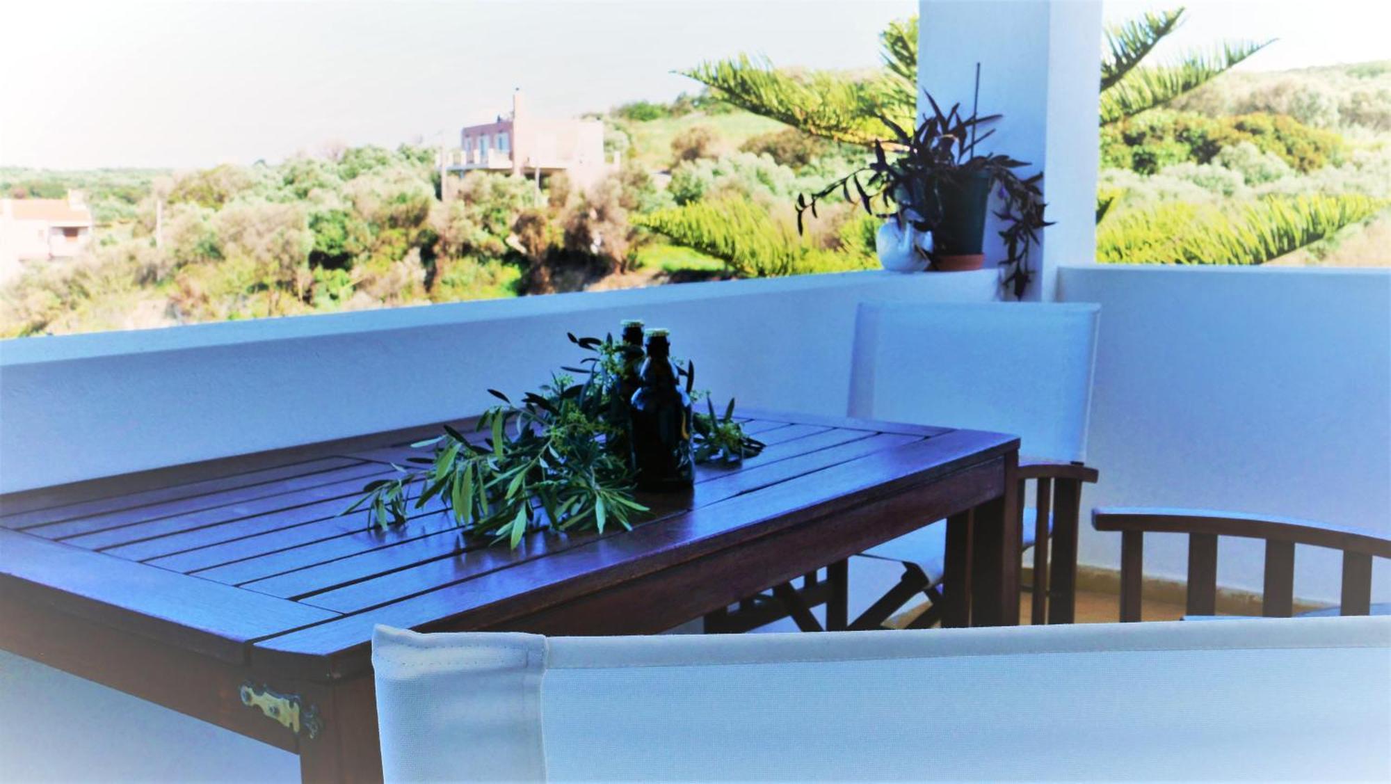 Thea Apartment Agia Marina Buitenkant foto