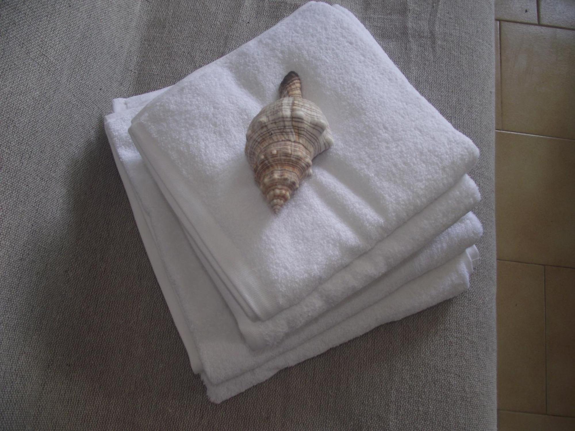 Thea Apartment Agia Marina Buitenkant foto