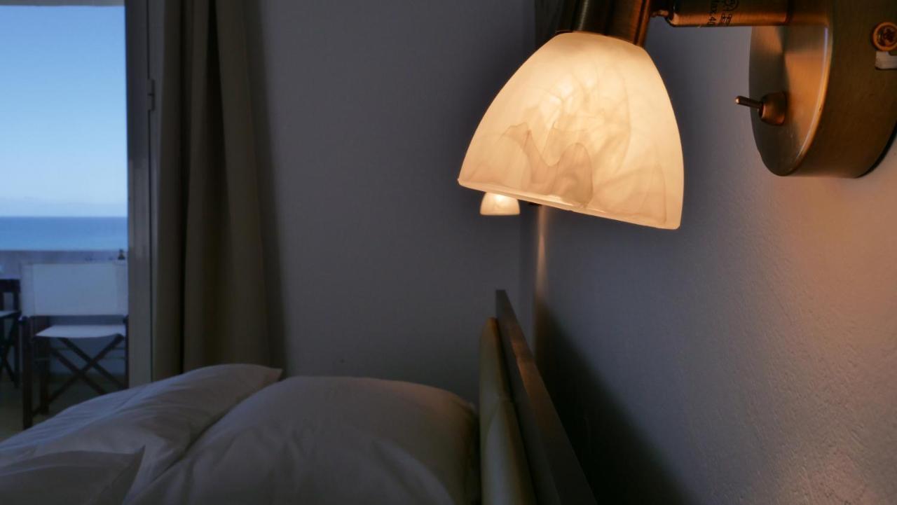 Thea Apartment Agia Marina Buitenkant foto
